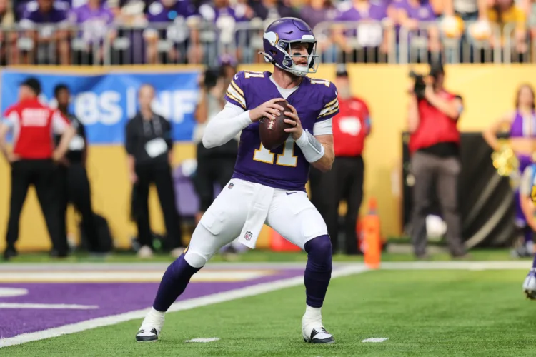Vikings to start Wentz vs. Bears, Murray out with concussion